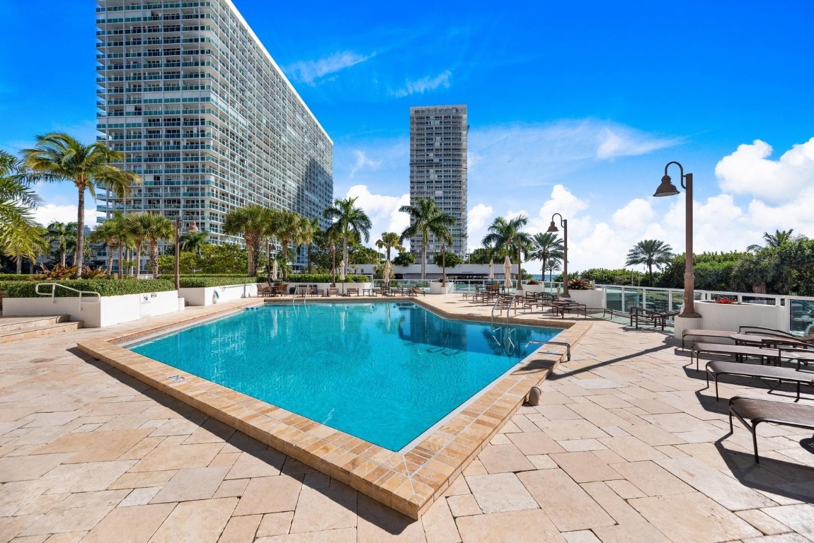 2000 S Ocean #1810 Fort Lauderdale, FL 33316
