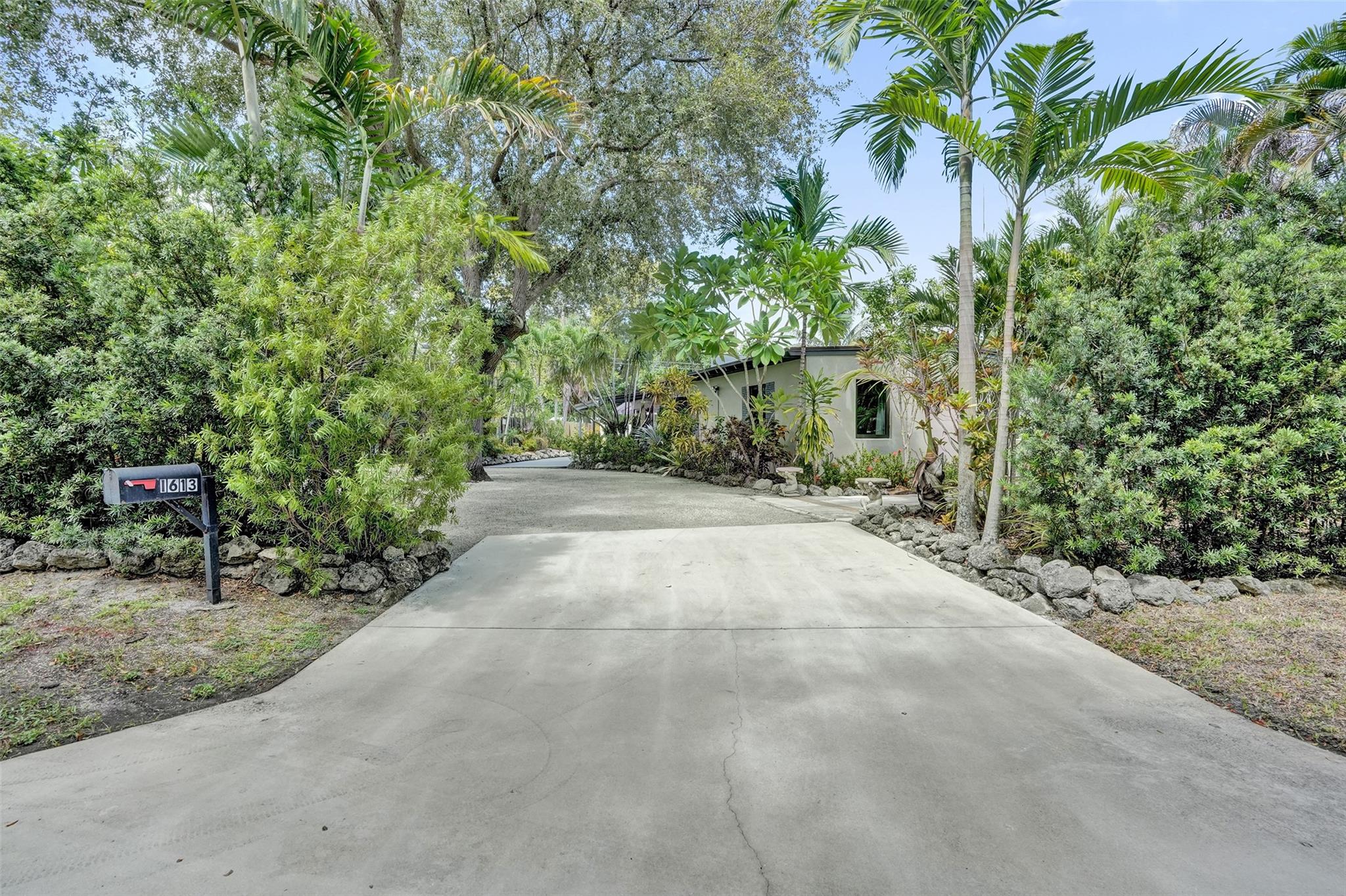 1613 SW 12th Ct