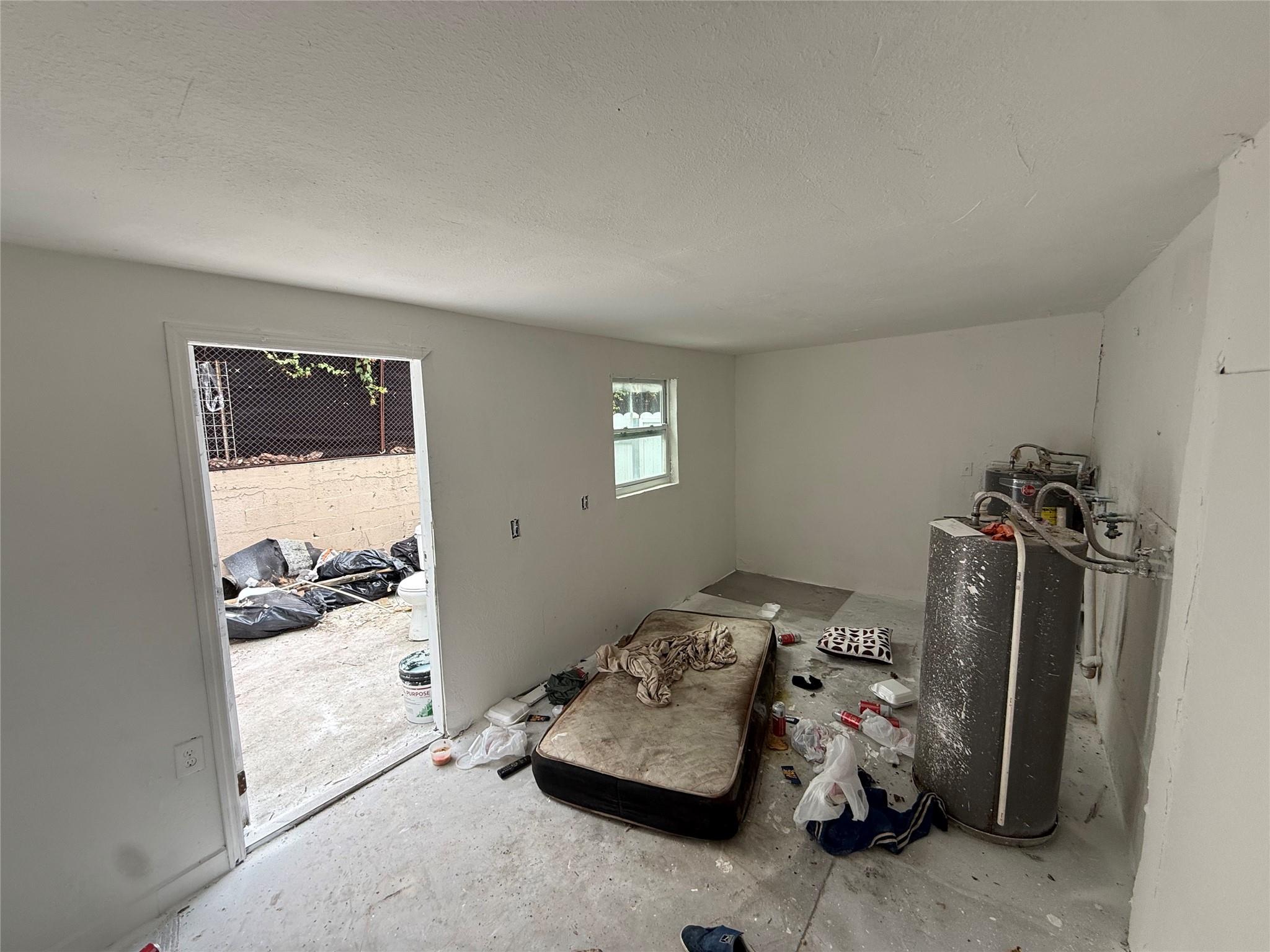 1028 NW 24th St Miami, FL 33127