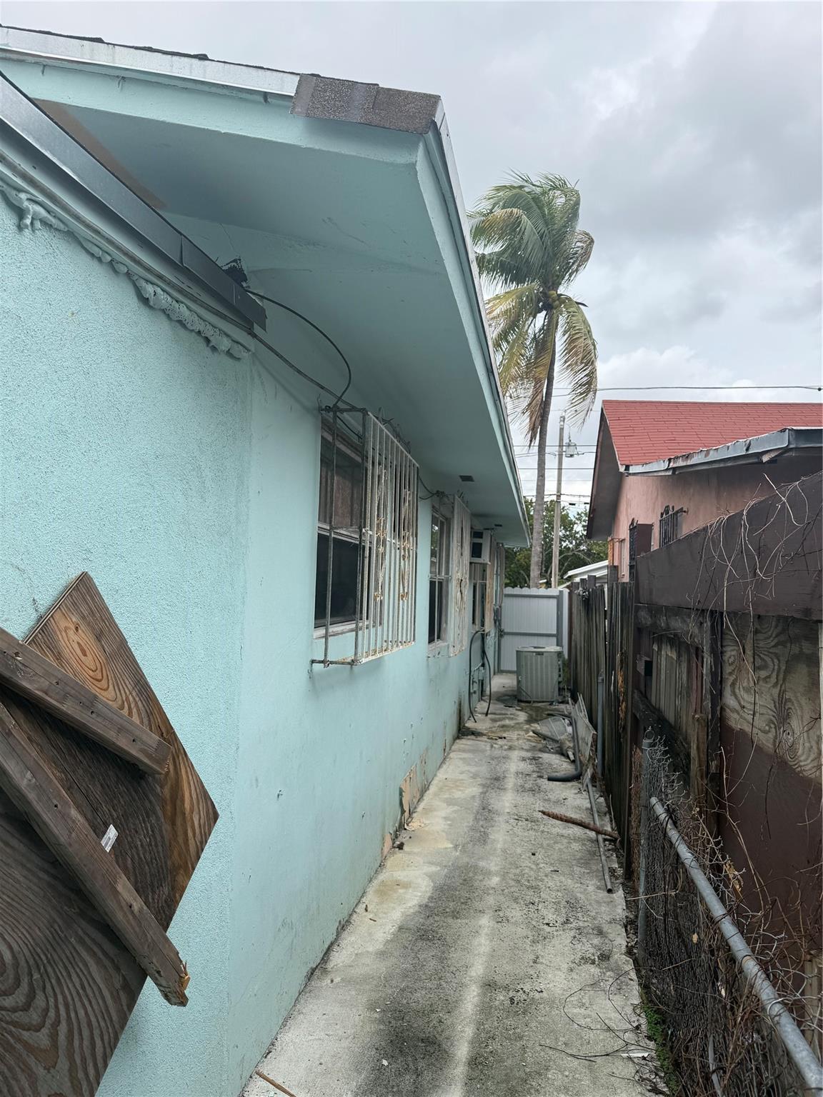 1028 NW 24th St Miami, FL 33127