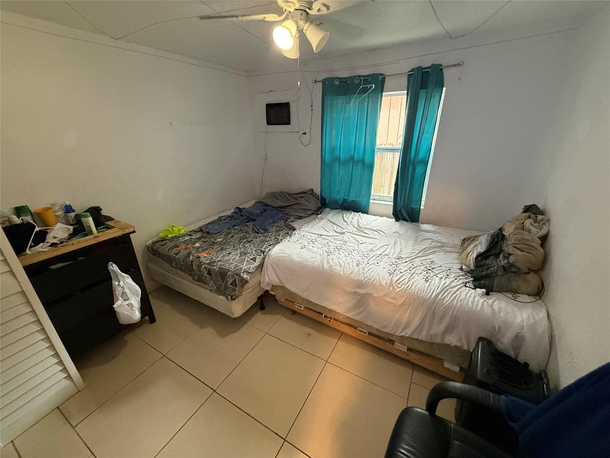 1028 NW 24th St Miami, FL 33127