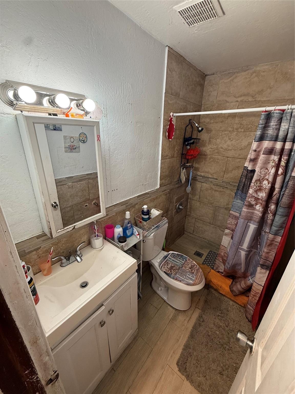 1028 NW 24th St Miami, FL 33127