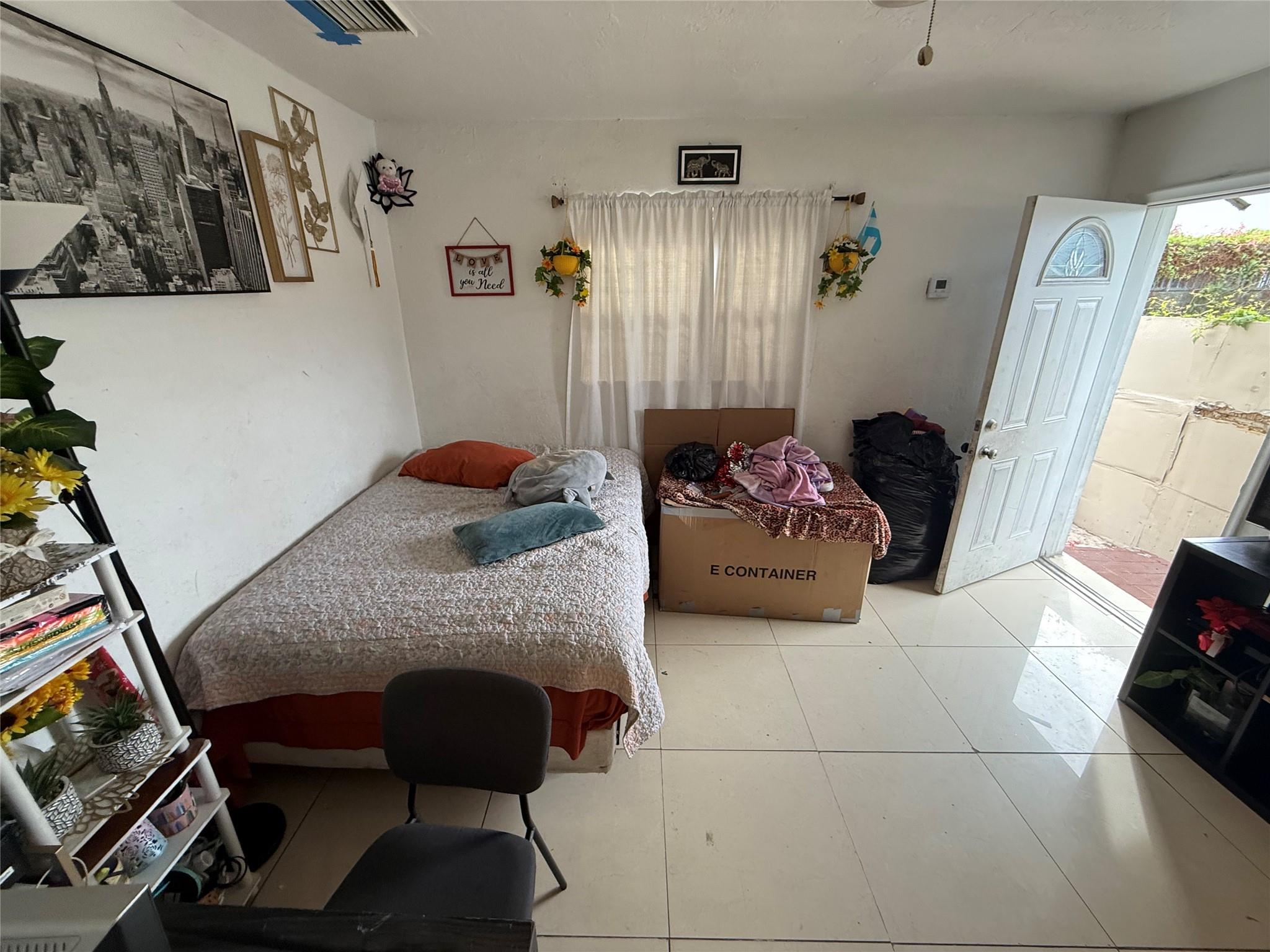 1028 NW 24th St Miami, FL 33127