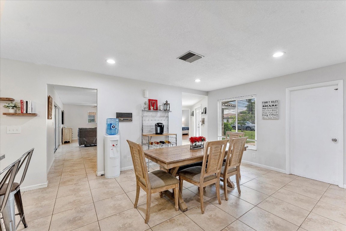 2757 NW 83rd Ter Coral Springs, FL 33065