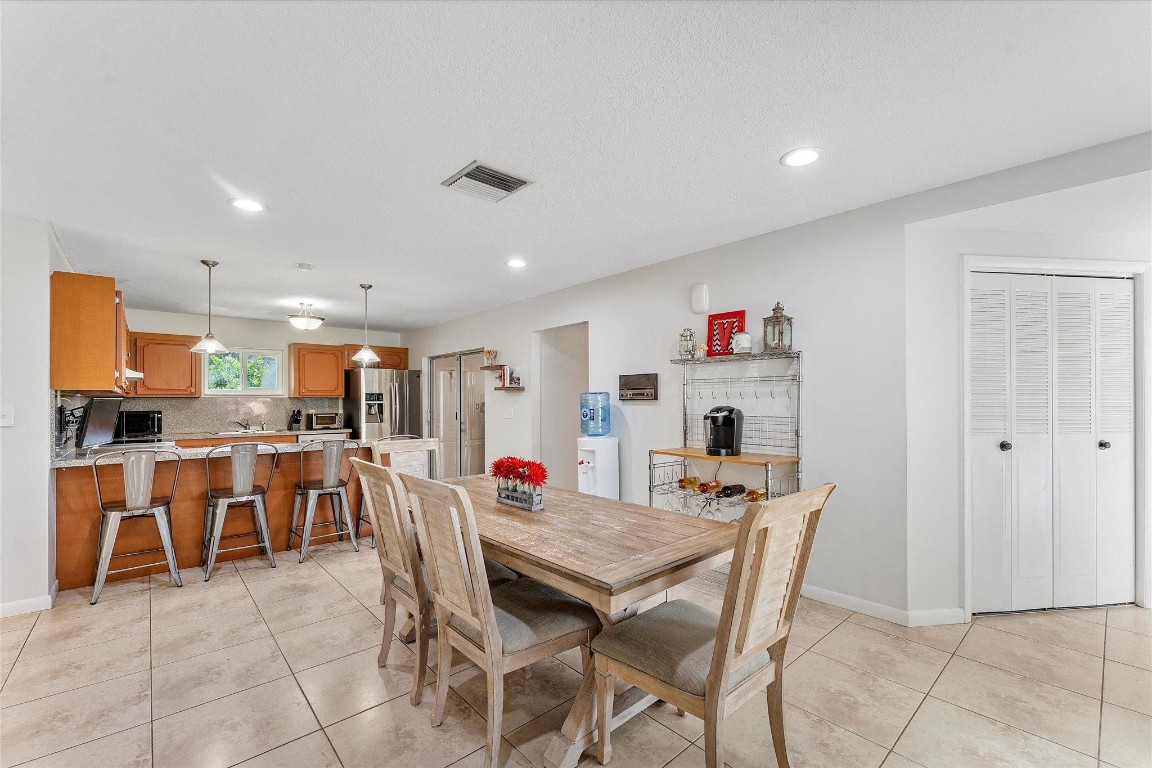 2757 NW 83rd Ter Coral Springs, FL 33065