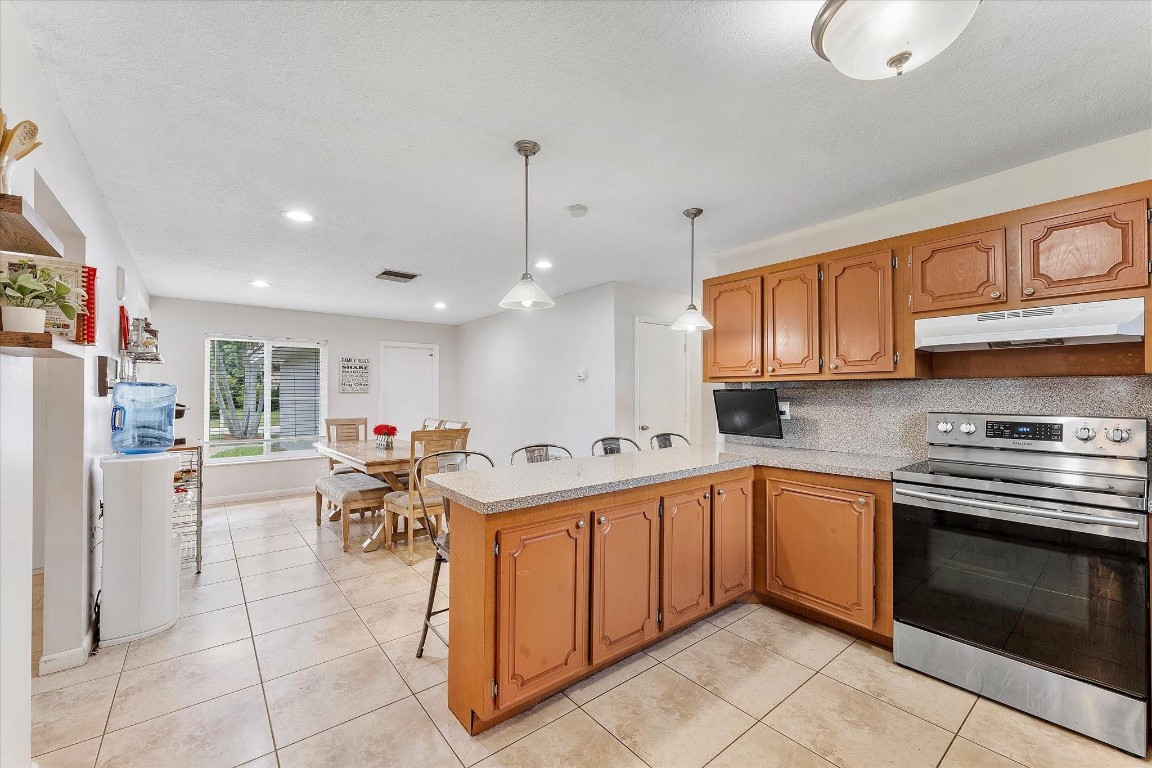 2757 NW 83rd Ter Coral Springs, FL 33065