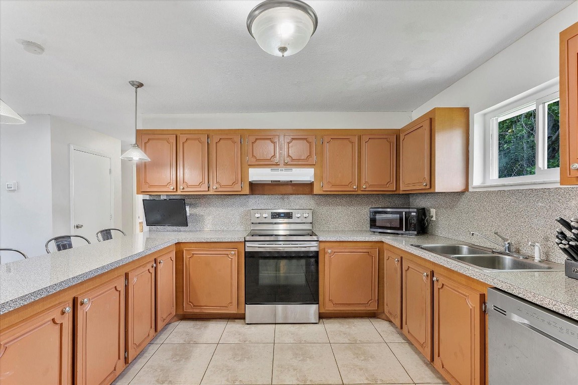 2757 NW 83rd Ter Coral Springs, FL 33065