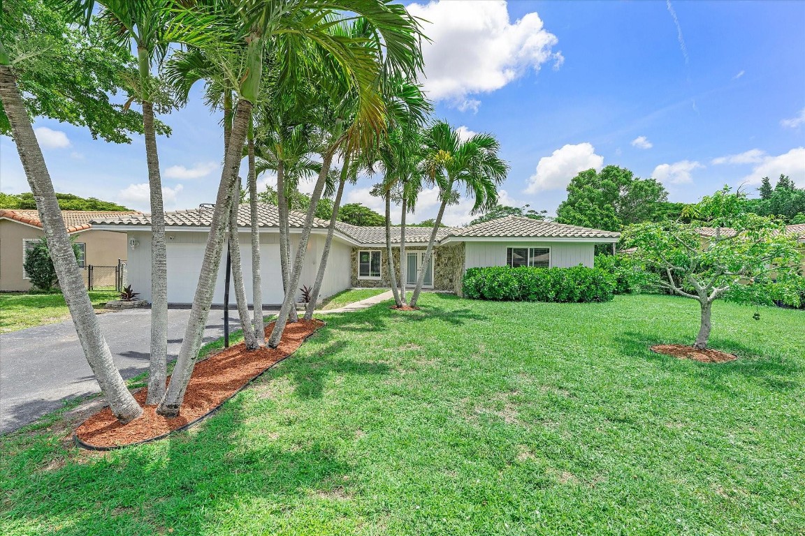 2757 NW 83rd Ter Coral Springs, FL 33065