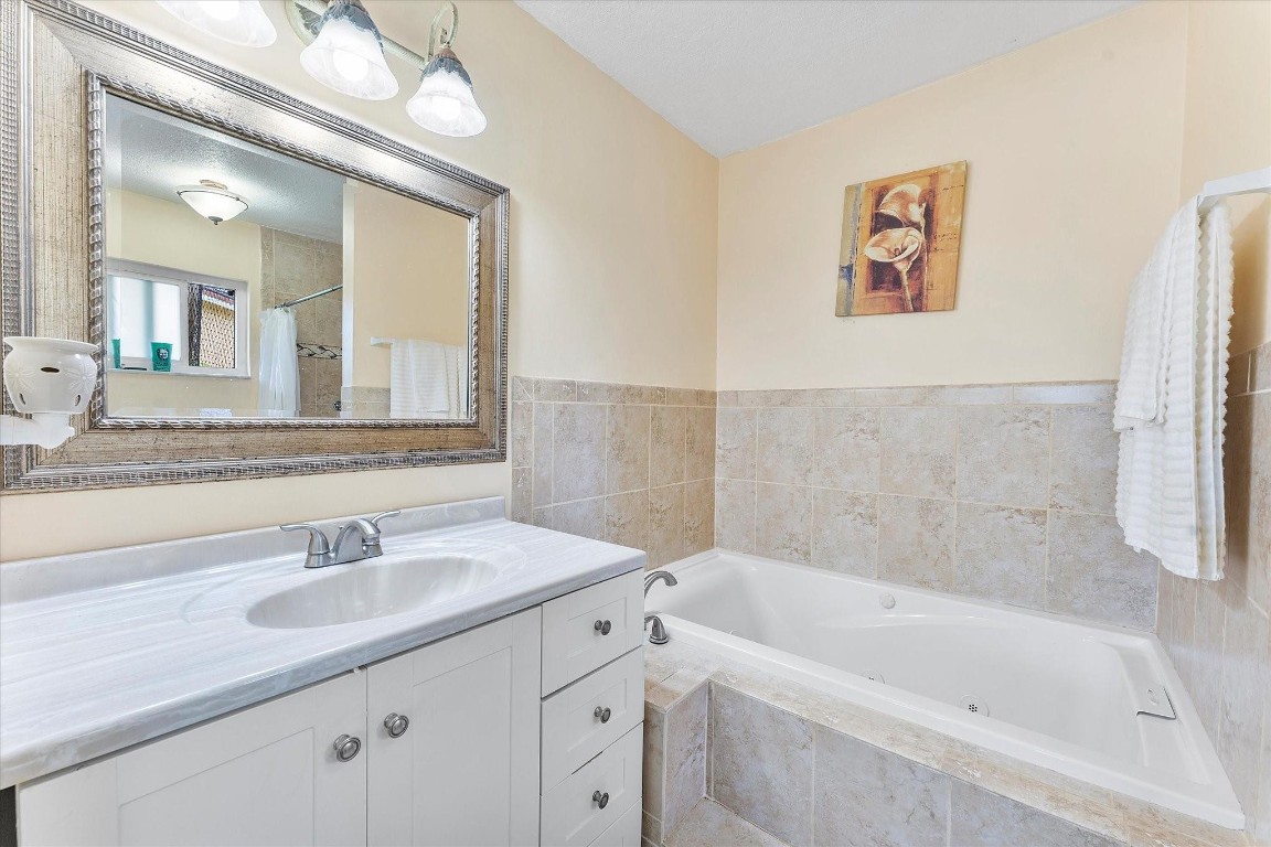 2757 NW 83rd Ter Coral Springs, FL 33065