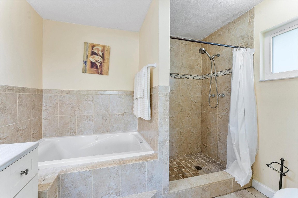 2757 NW 83rd Ter Coral Springs, FL 33065