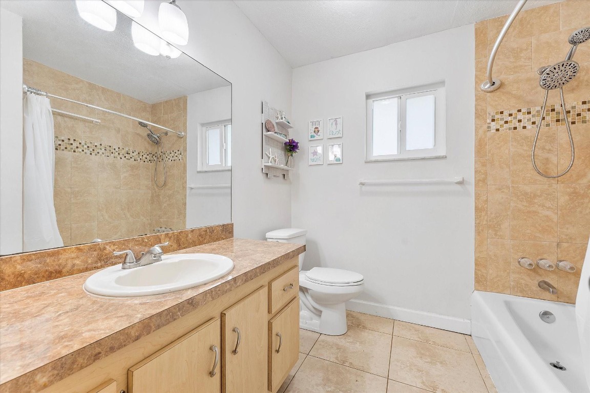 2757 NW 83rd Ter Coral Springs, FL 33065