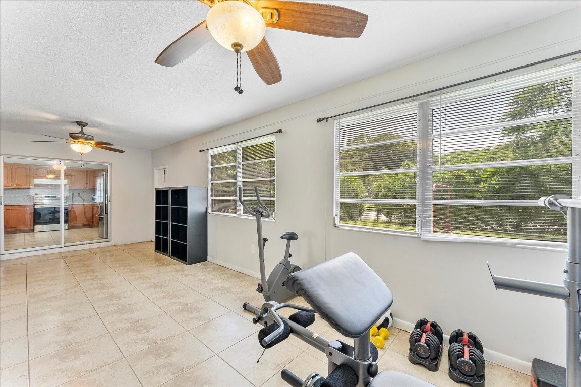 2757 NW 83rd Ter Coral Springs, FL 33065