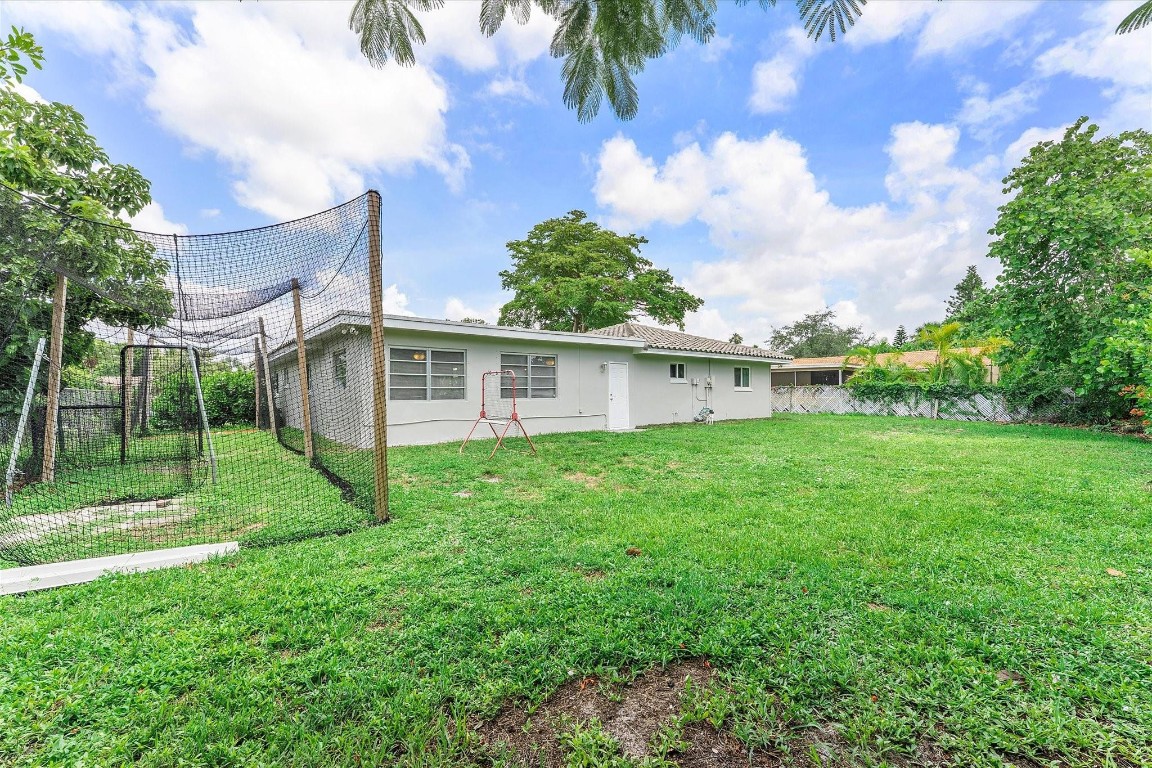 2757 NW 83rd Ter Coral Springs, FL 33065