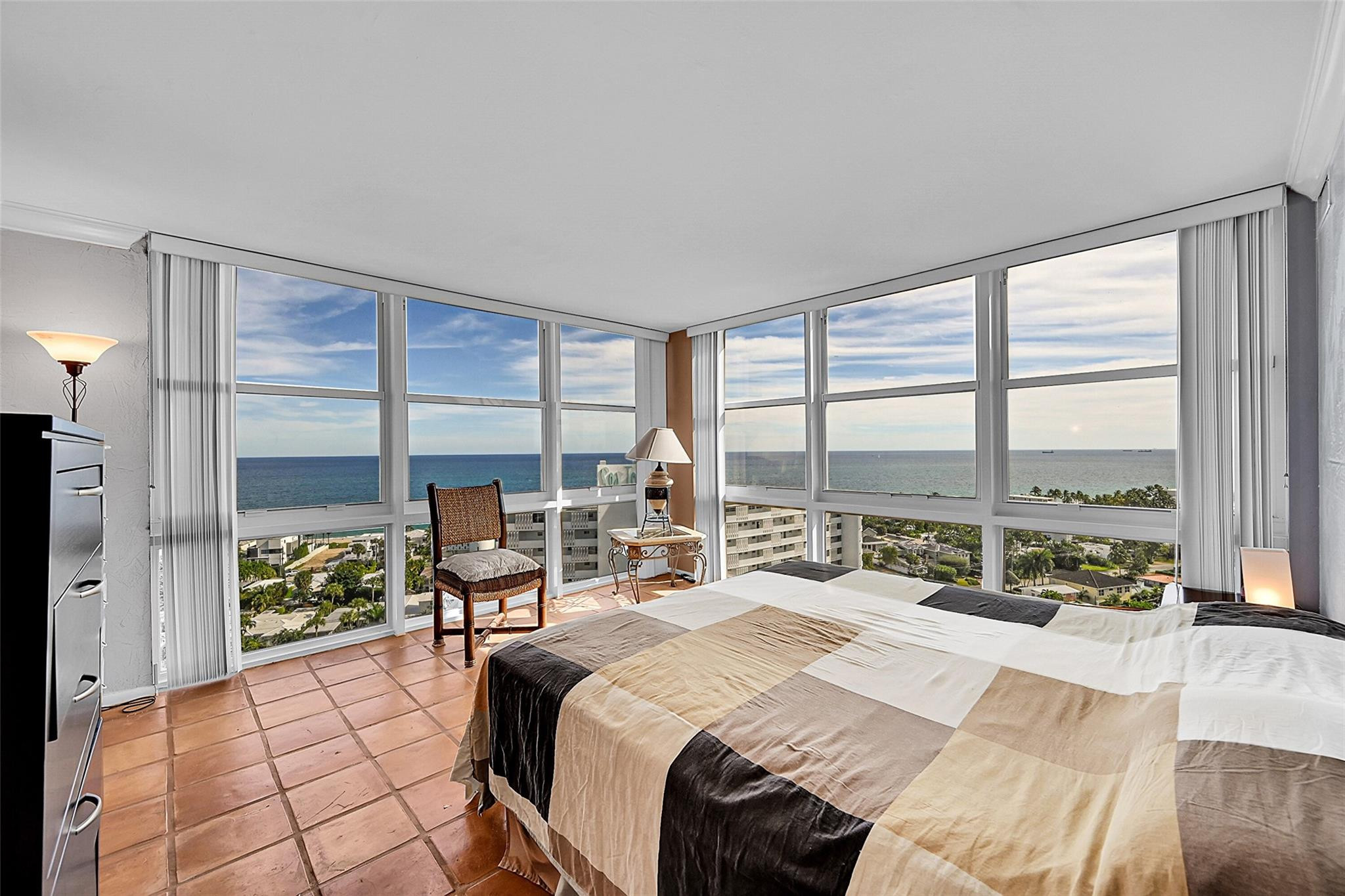 2841 N Ocean #1801 Fort Lauderdale, FL 33308