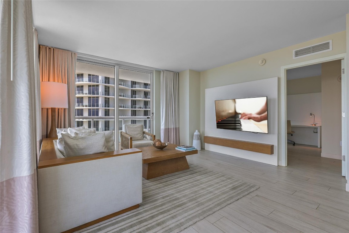 505 N Fort Lauderdale Bch #1702 Fort Lauderdale, FL 33304