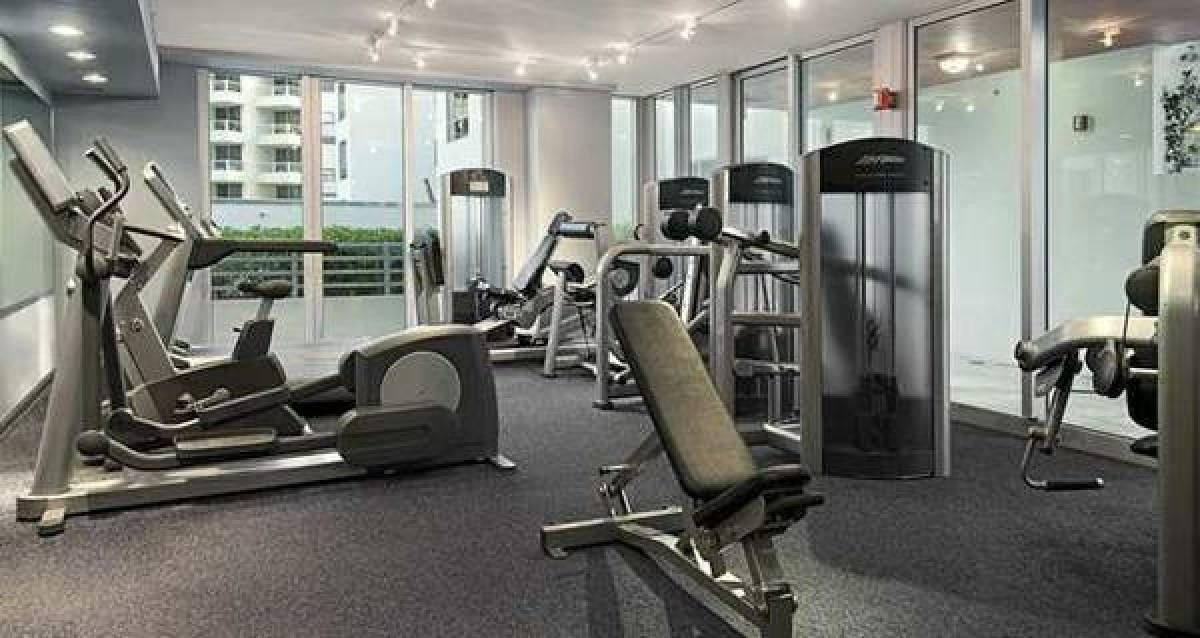 101 Ocean #704 Miami Beach, FL 33139