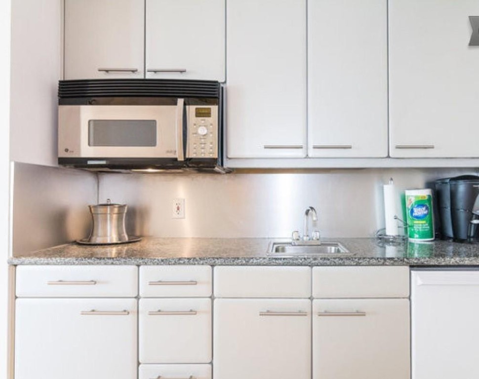 101 Ocean #704 Miami Beach, FL 33139