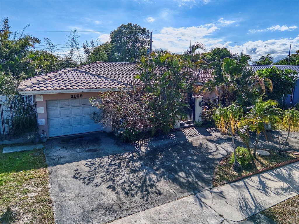 2162 NE 65th Fort Lauderdale, FL 33308