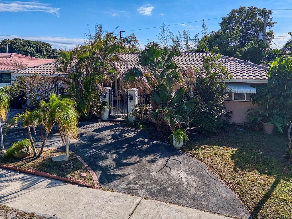 2162 NE 65th Fort Lauderdale, FL 33308