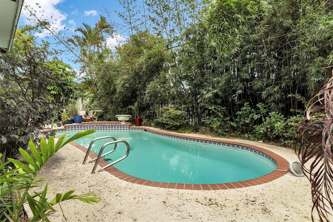 2162 NE 65th Fort Lauderdale, FL 33308