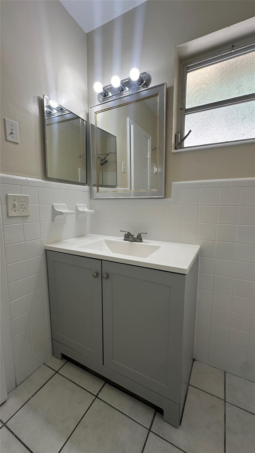 717 SE 16th #3 Fort Lauderdale, FL 33316