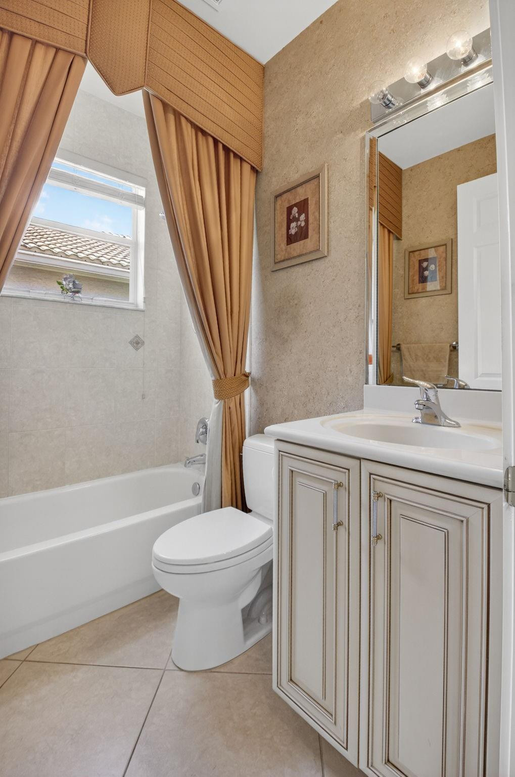 8270 Azure Coast Lake Worth, FL 33467