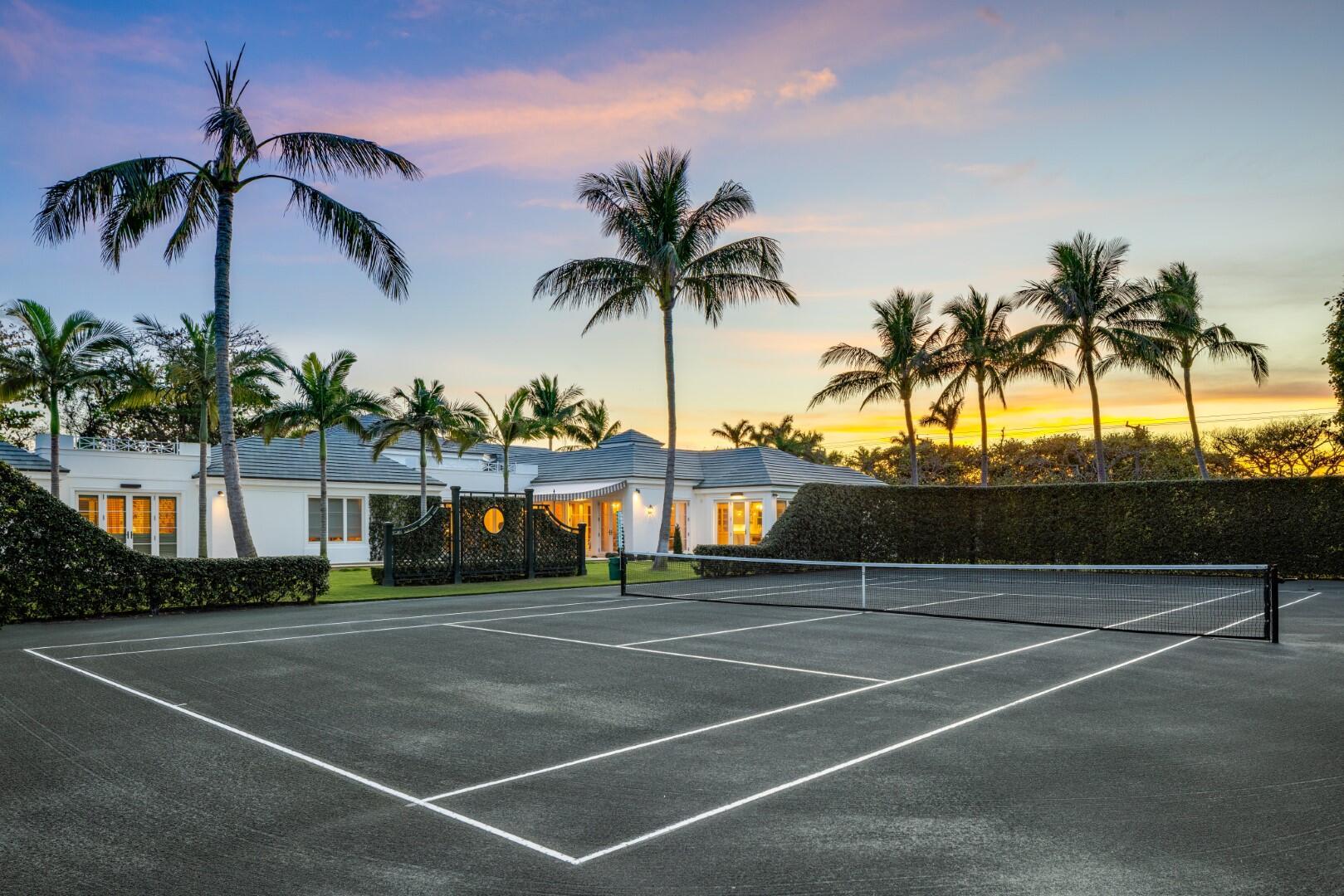 710 S County Rd Palm Beach, FL 33480