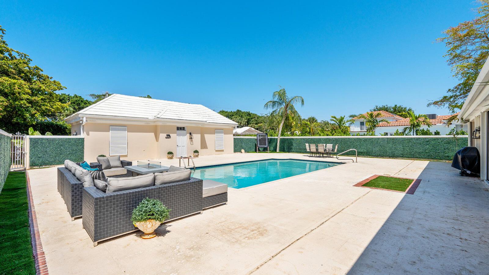 11354 Old Harbour Rd North Palm Beach, FL 33408