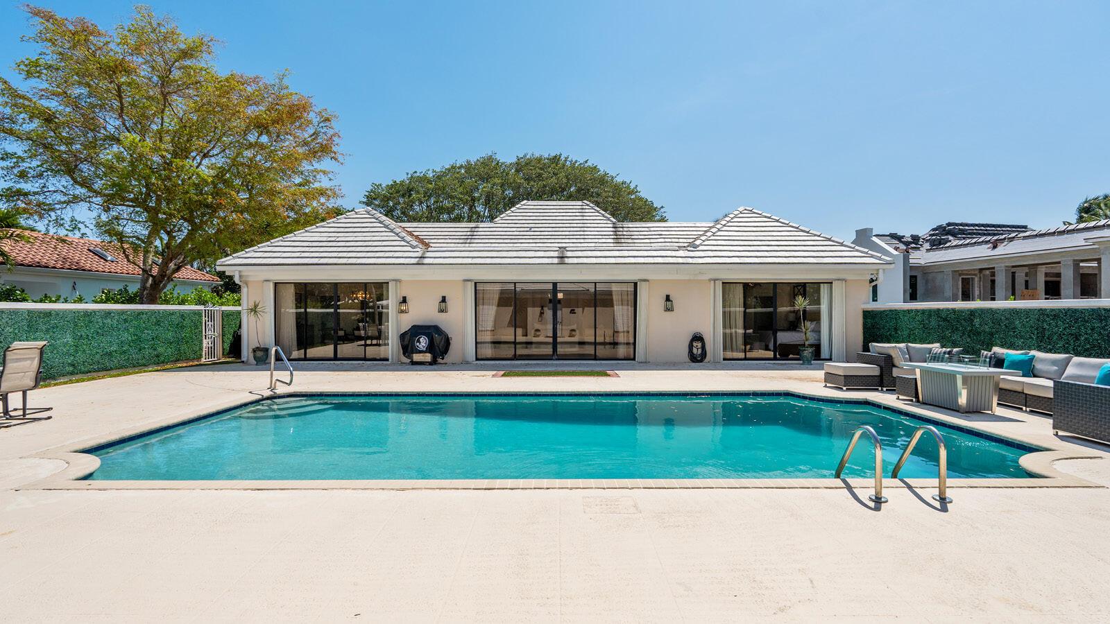 11354 Old Harbour Rd North Palm Beach, FL 33408