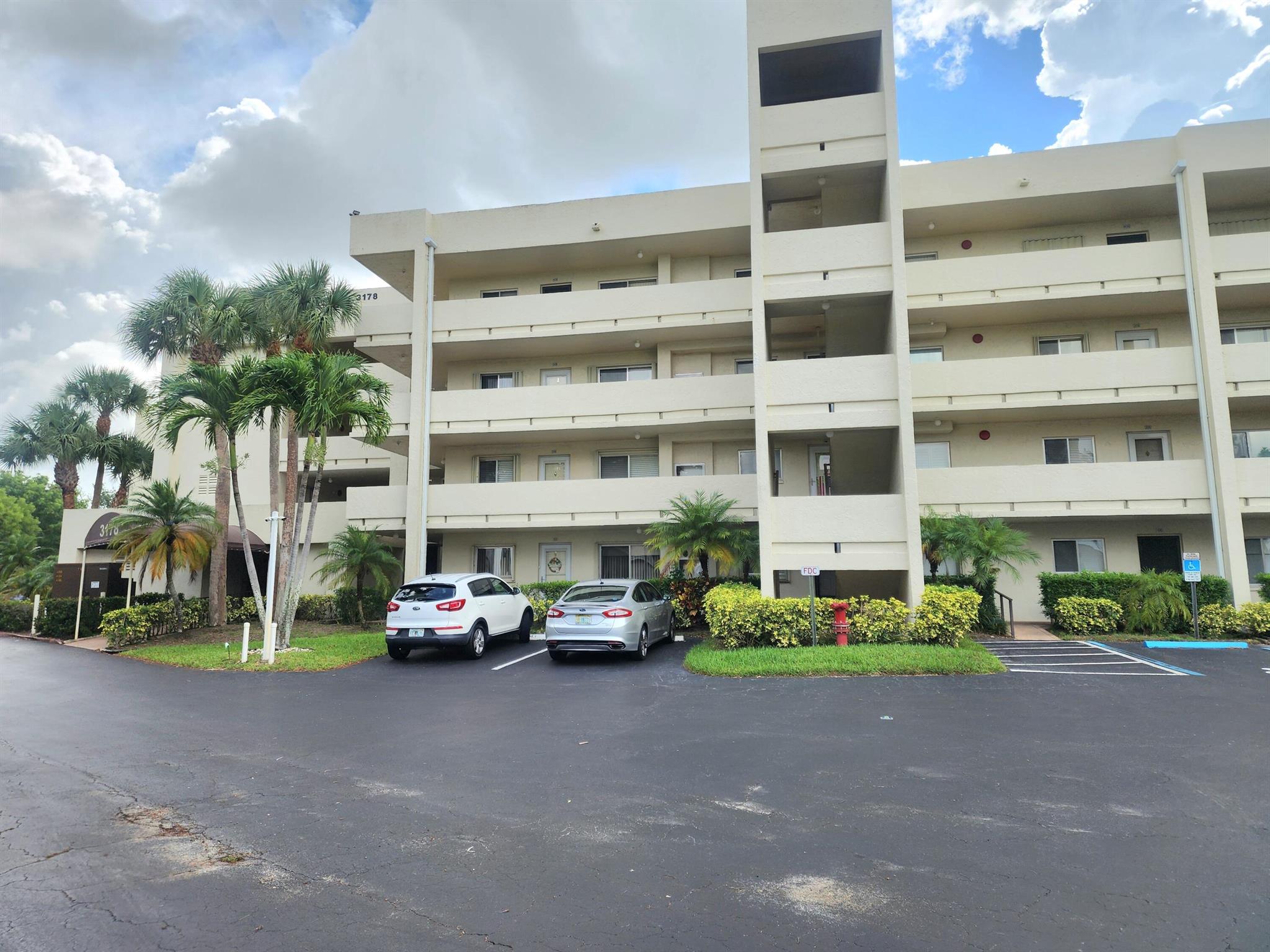 3178 Via Poinciana 402th #402