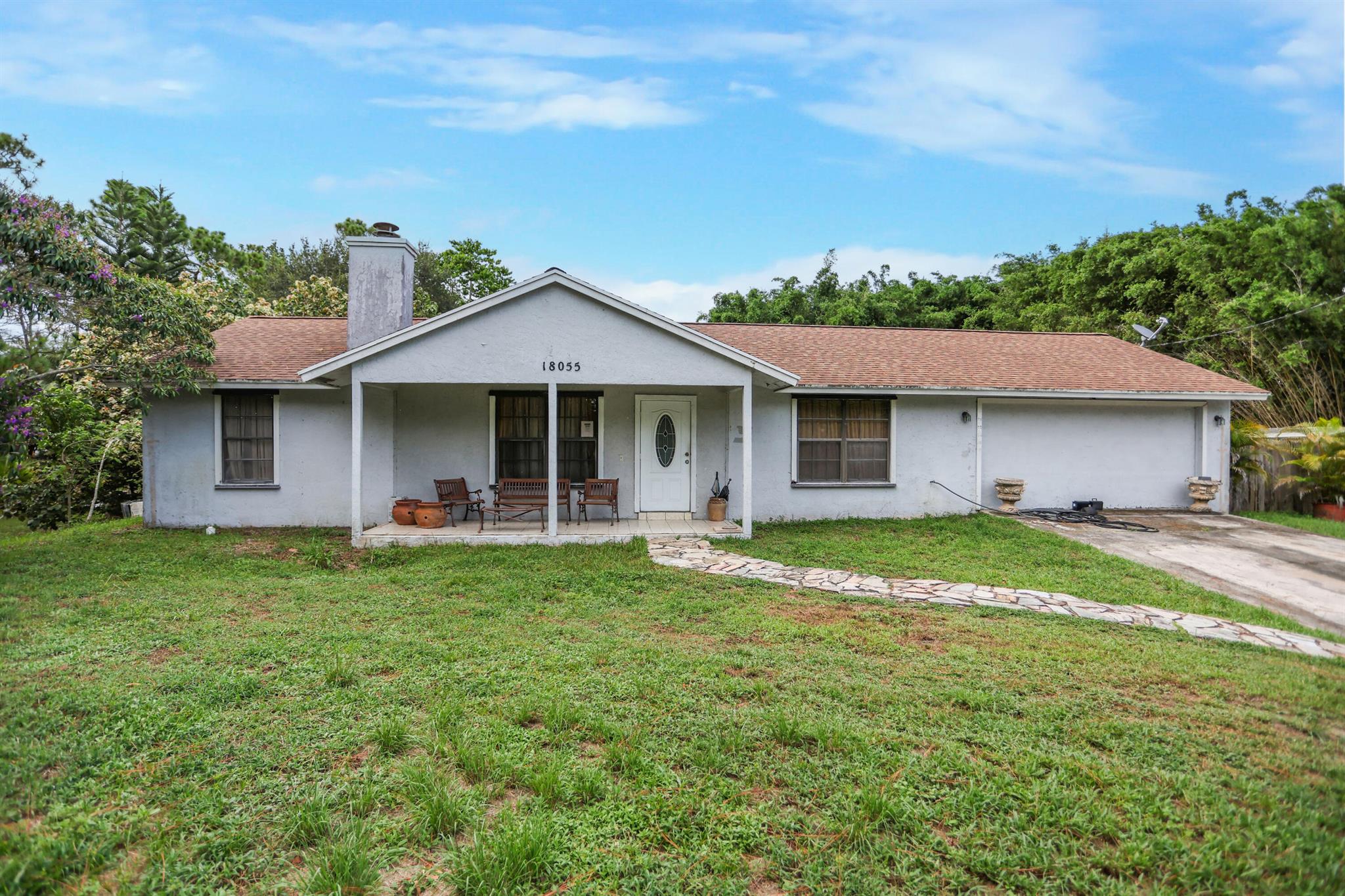 18055 W Sycamore Dr