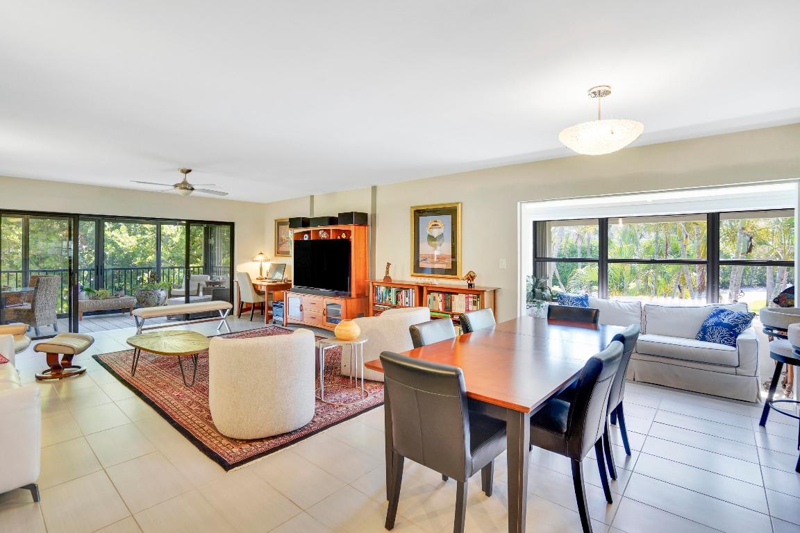 102 Clubhouse Jupiter, FL 33477