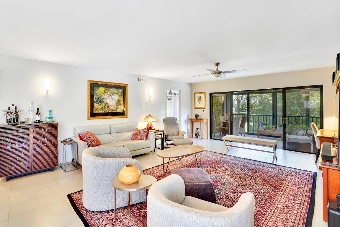 102 Clubhouse Jupiter, FL 33477