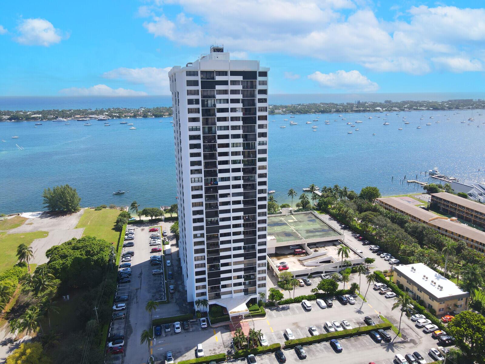 5600 N Flagler Dr #907