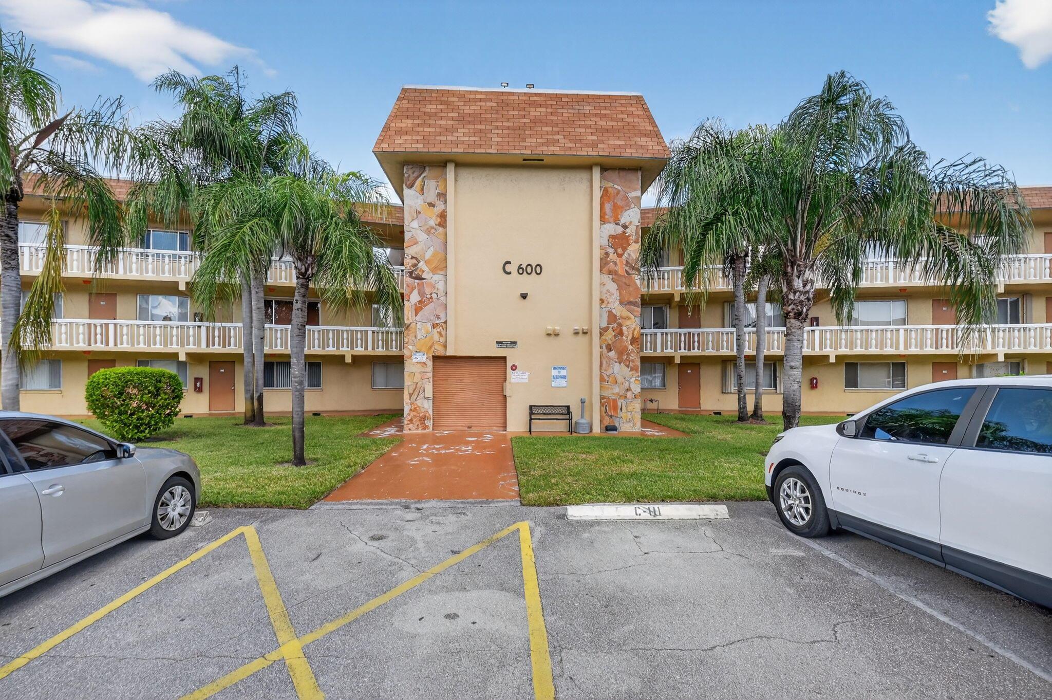 600 Village Grn Ct #322
