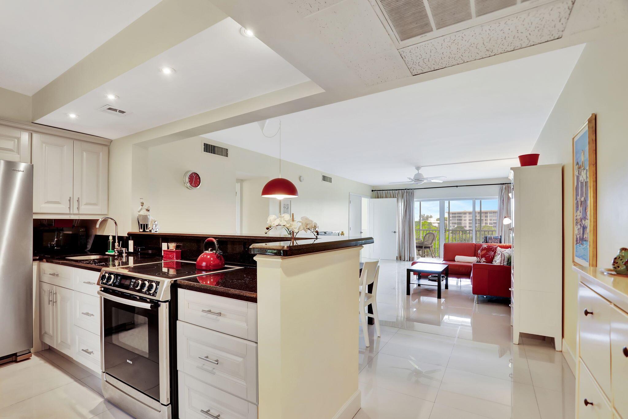 2850 N Palm Aire Dr #605