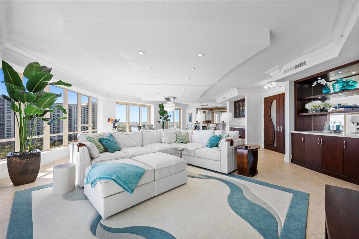 3920 N Ocean Dr #11b Singer Island, FL 33404