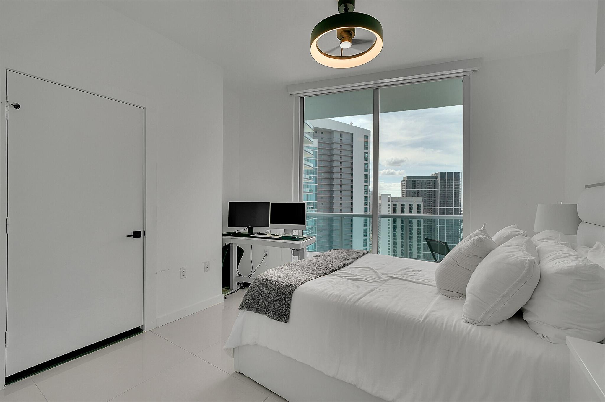 image 900 Biscayne Bay Condo12