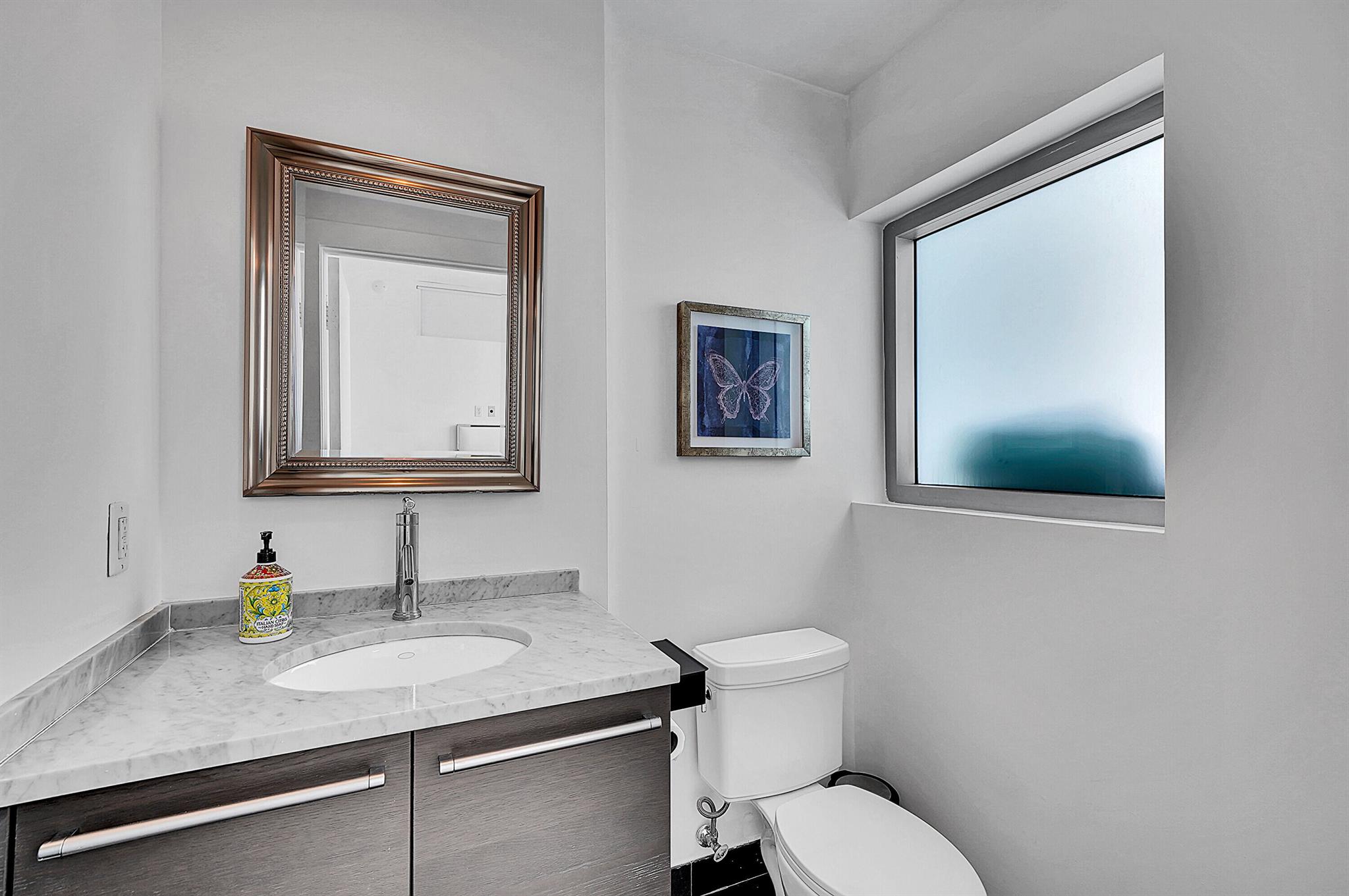 image 900 Biscayne Bay Condo16