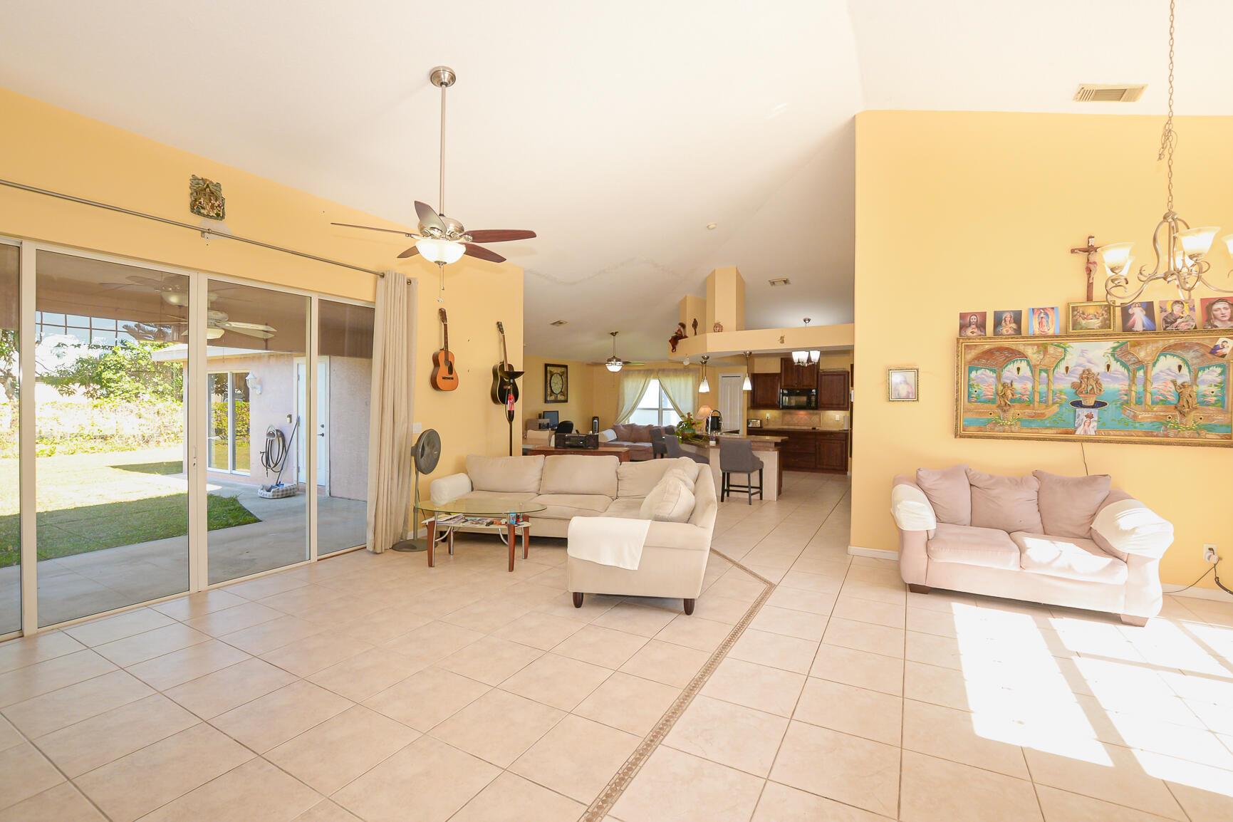 2119 SW Azure Ave Port St Lucie, FL 34953