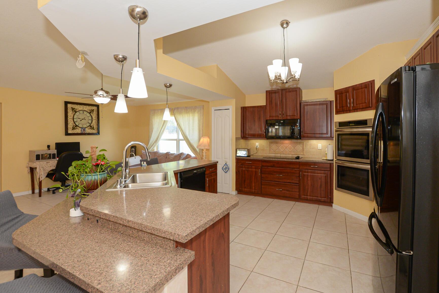 2119 SW Azure Ave Port St Lucie, FL 34953