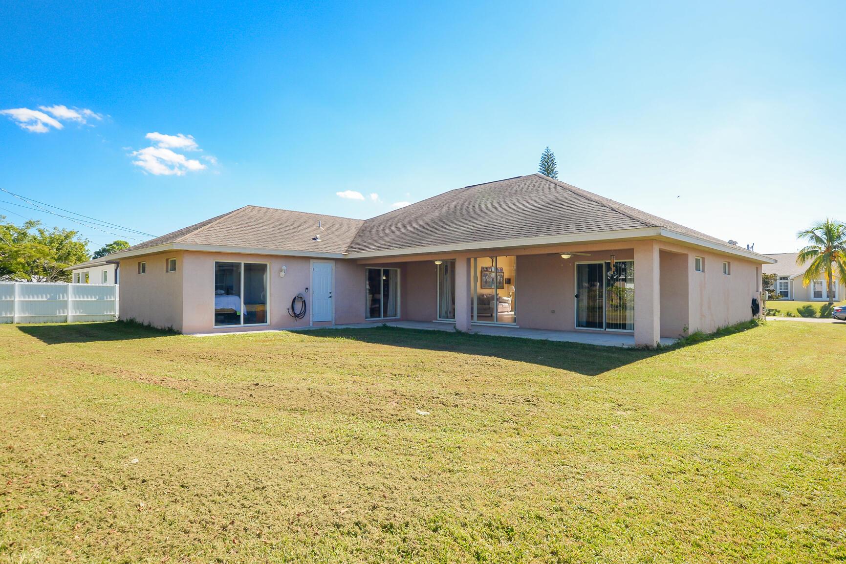 2119 SW Azure Ave Port St Lucie, FL 34953