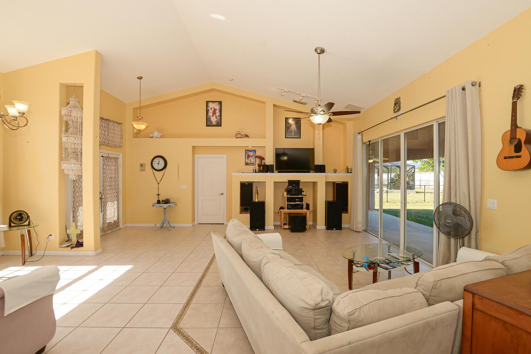 2119 SW Azure Ave Port St Lucie, FL 34953