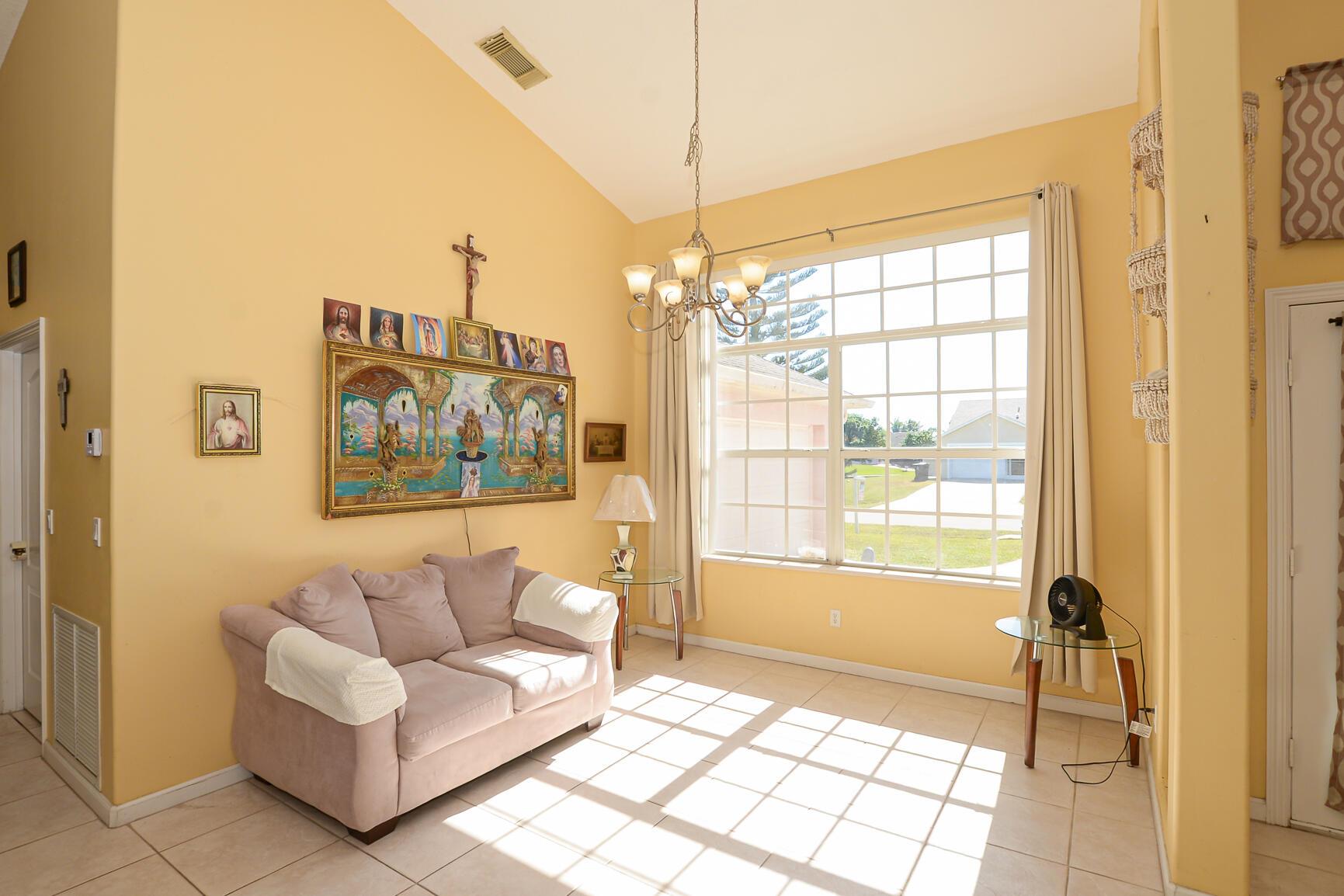 2119 SW Azure Ave Port St Lucie, FL 34953