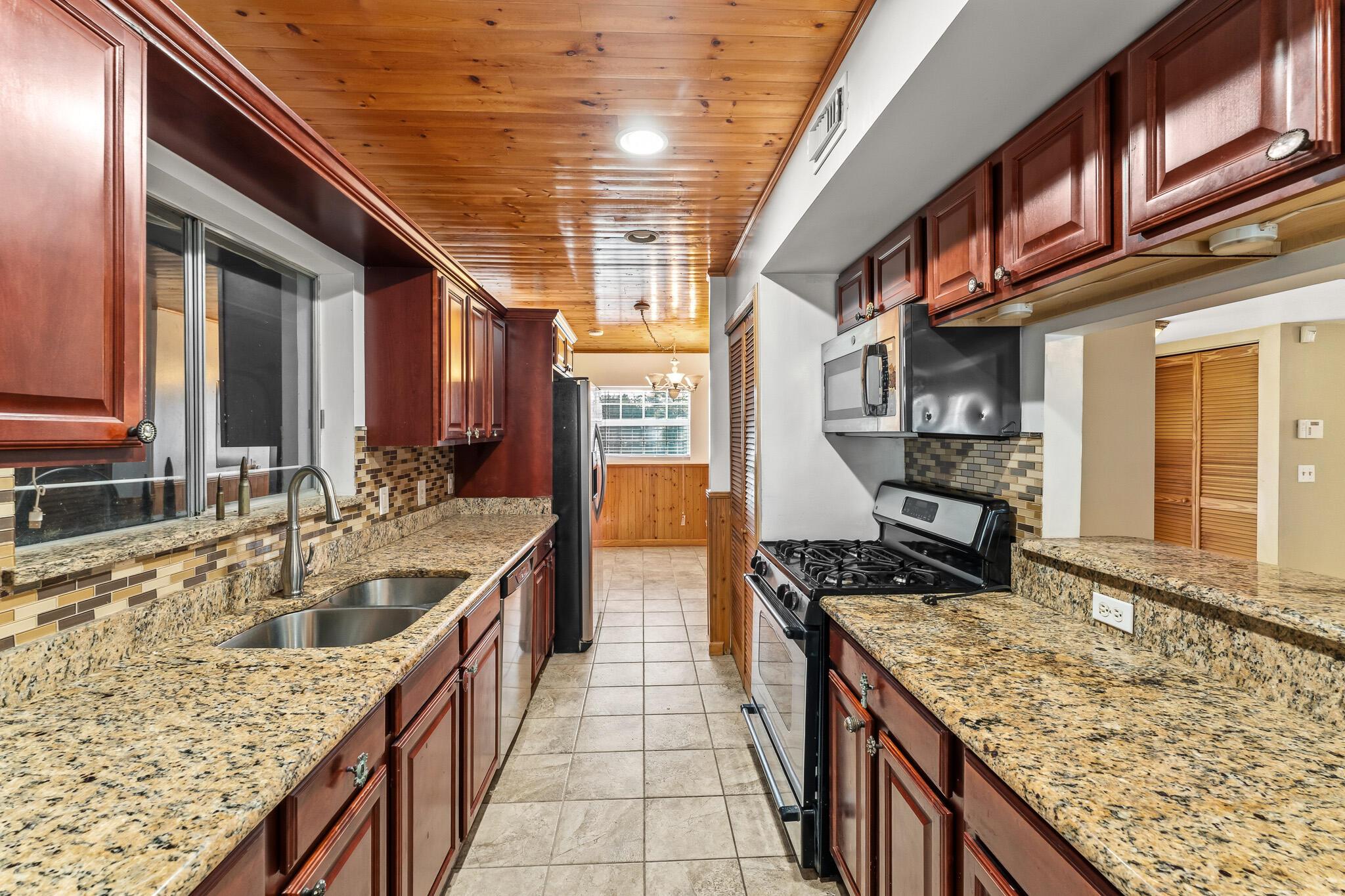 1425 SE San Sovina Ter Port St Lucie, FL 34952