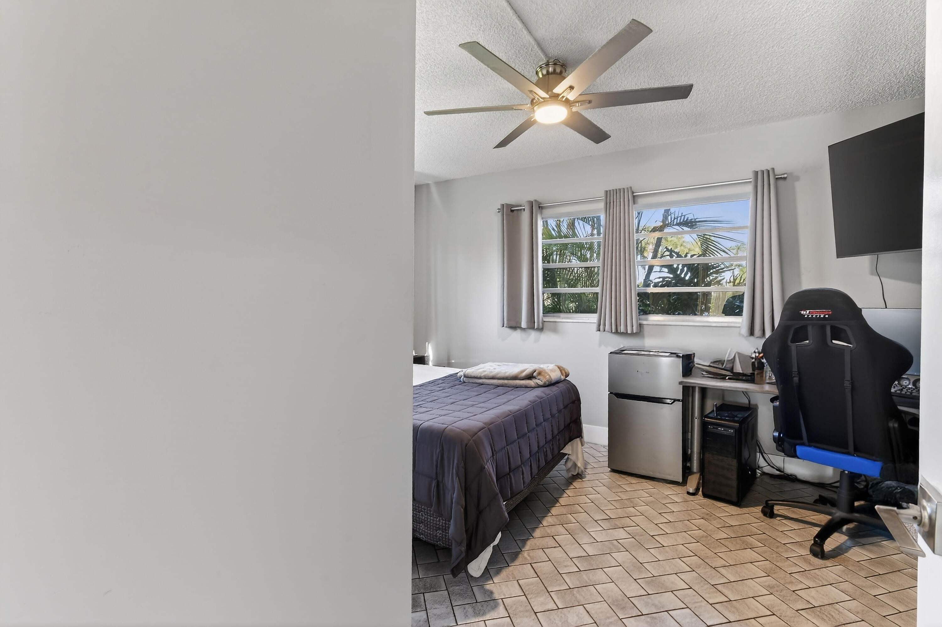 4500 Gefion #106 Lake Worth, FL 33467