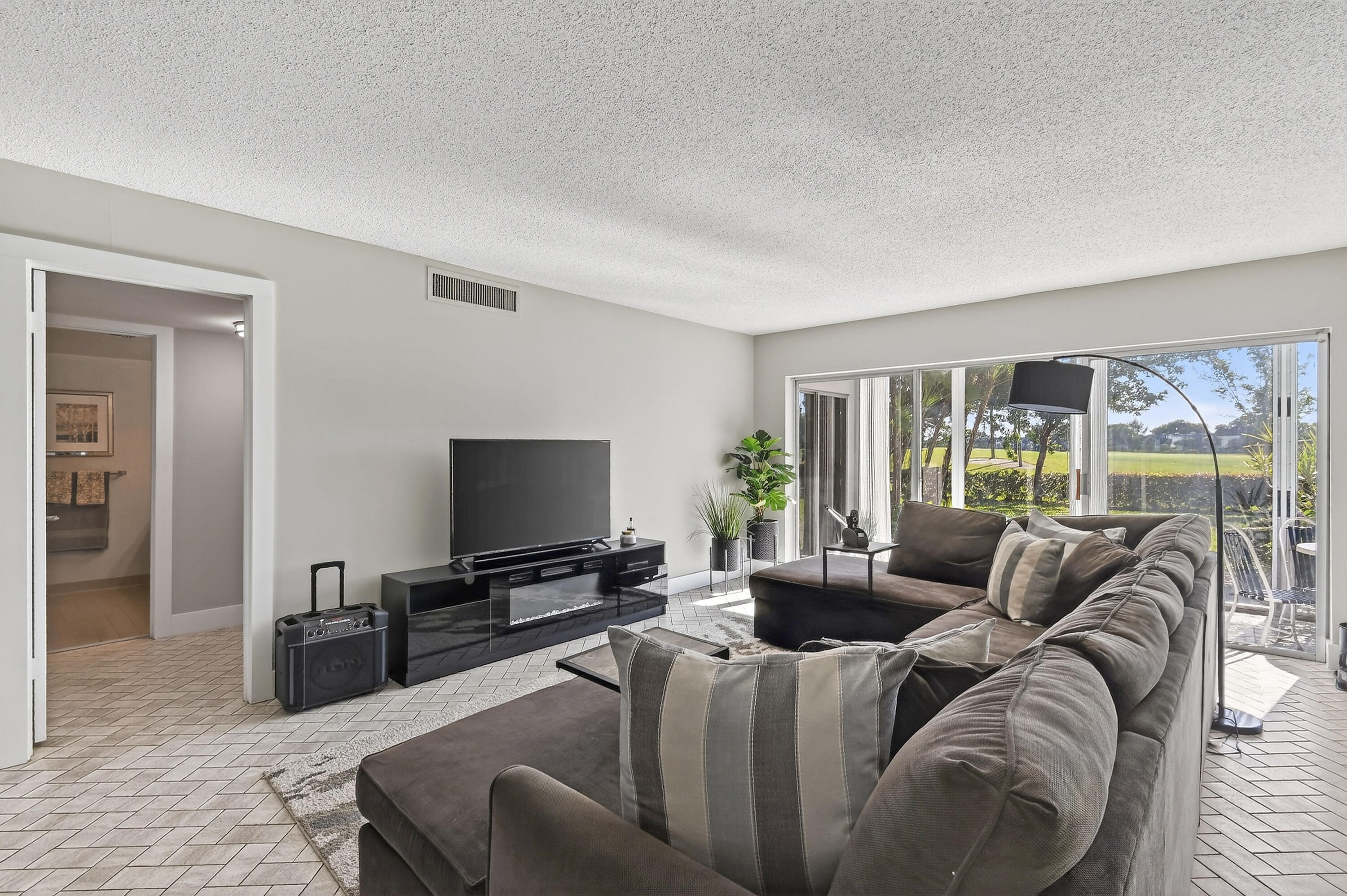 4500 Gefion #106 Lake Worth, FL 33467