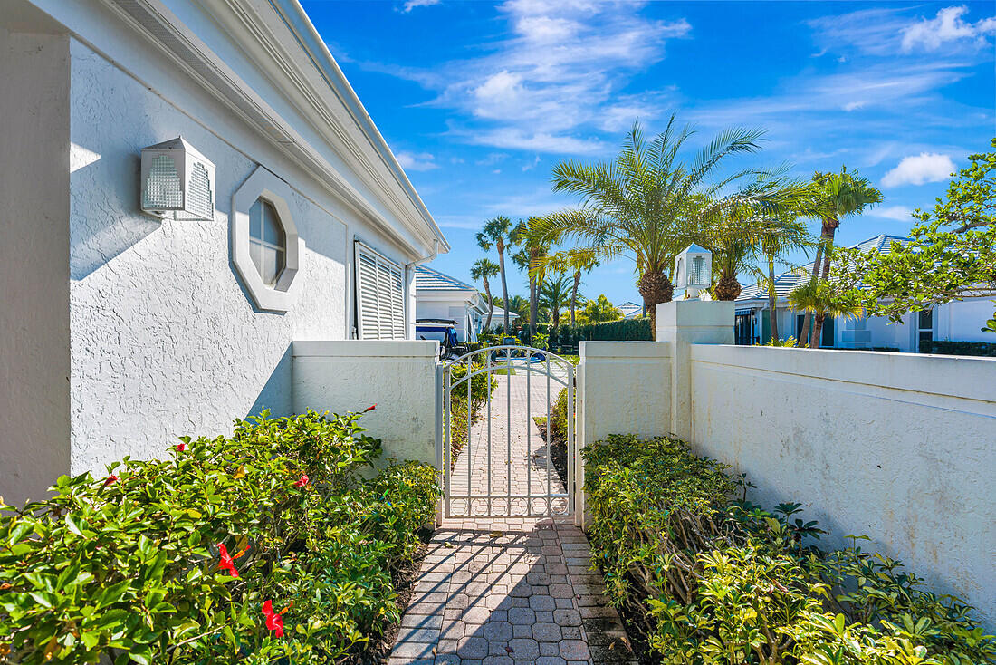 2901 Captains Jupiter, FL 33477