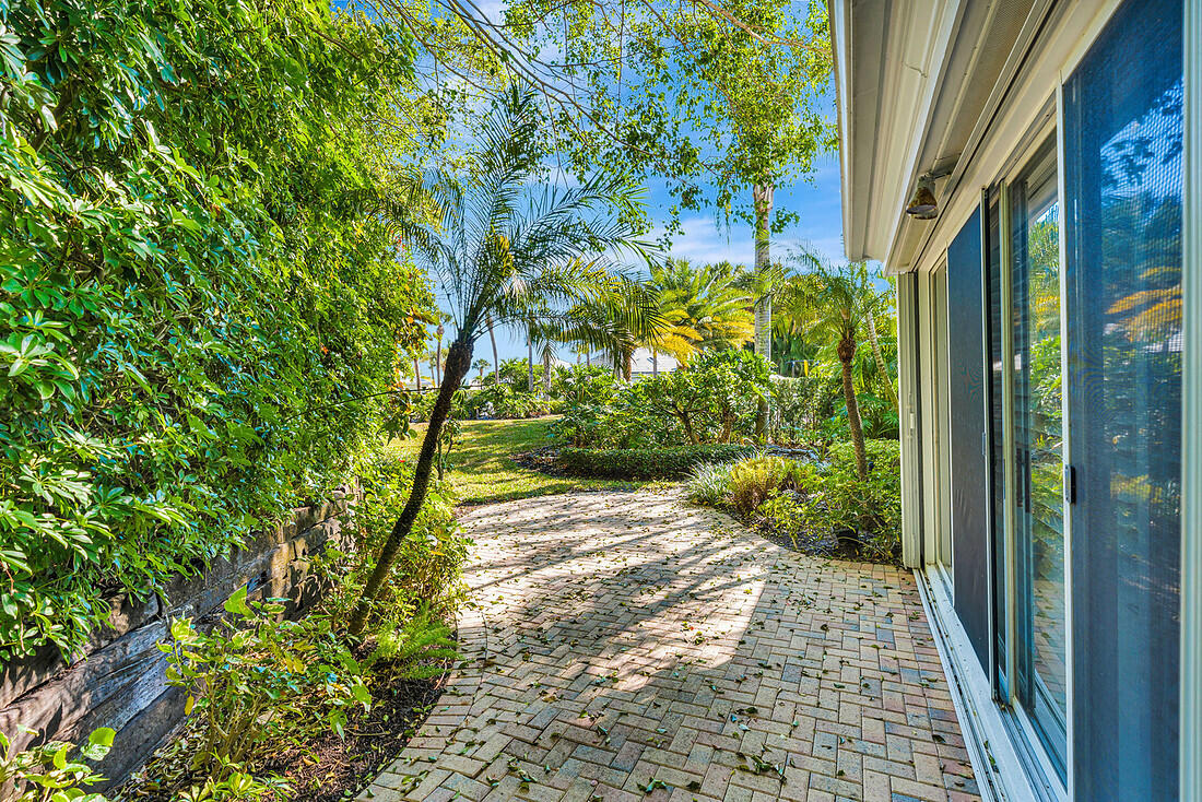 2901 Captains Jupiter, FL 33477