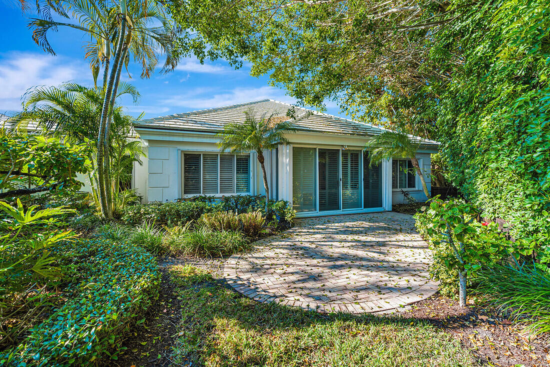 2901 Captains Jupiter, FL 33477